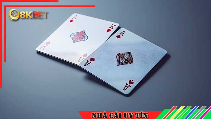 Những ưu điểm khi game thủ 8kbet chơi bài trên điện thoại